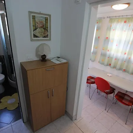 Sara * Rogoznica (Sibenik-Knin)