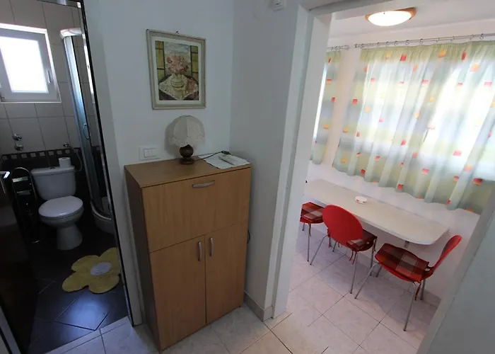 Sara * Rogoznica (Sibenik-Knin)